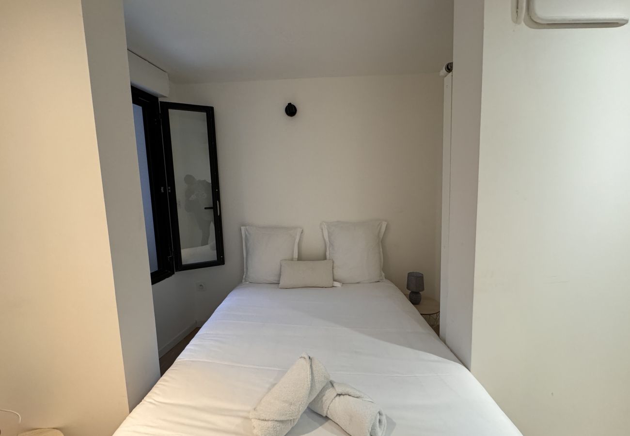 Apartamento en Ecommoy - L' Accueil des Pilotes - Gare - 13 p - Maison Rêve