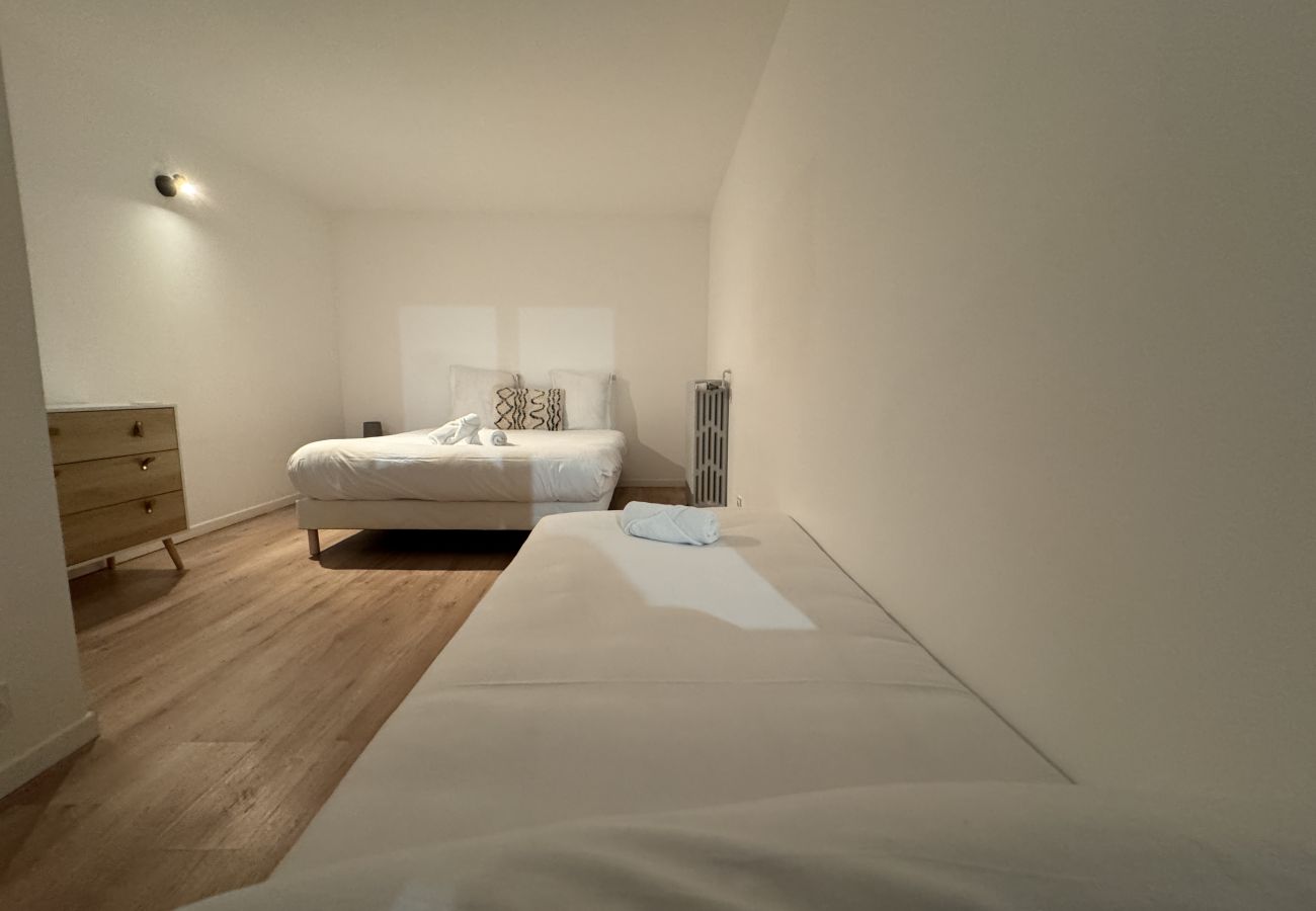 Apartamento en Ecommoy - L' Accueil des Pilotes - Gare - 13 p - Maison Rêve