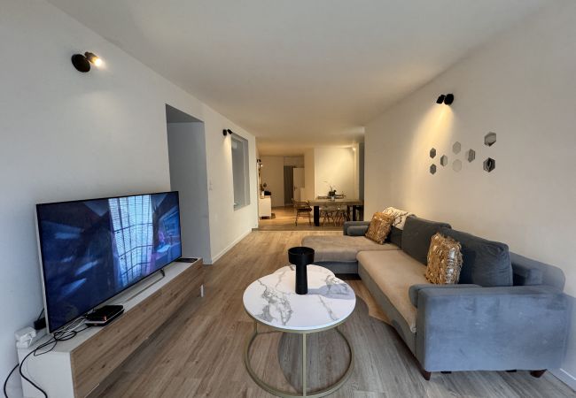 Appartement à Ecommoy - L' Accueil des Pilotes - Gare - 13 p - Maison Rêve