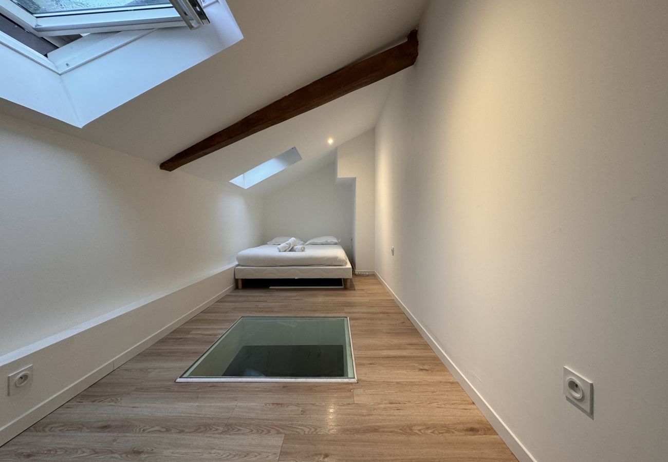 Appartement à Ecommoy - L' Accueil des Pilotes - Gare - 13 p - Maison Rêve