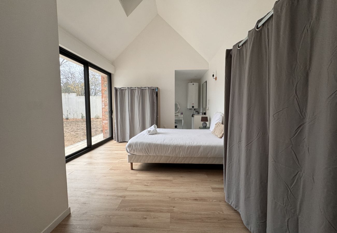 Appartement à Ecommoy - L' Accueil des Pilotes - Gare - 13 p - Maison Rêve