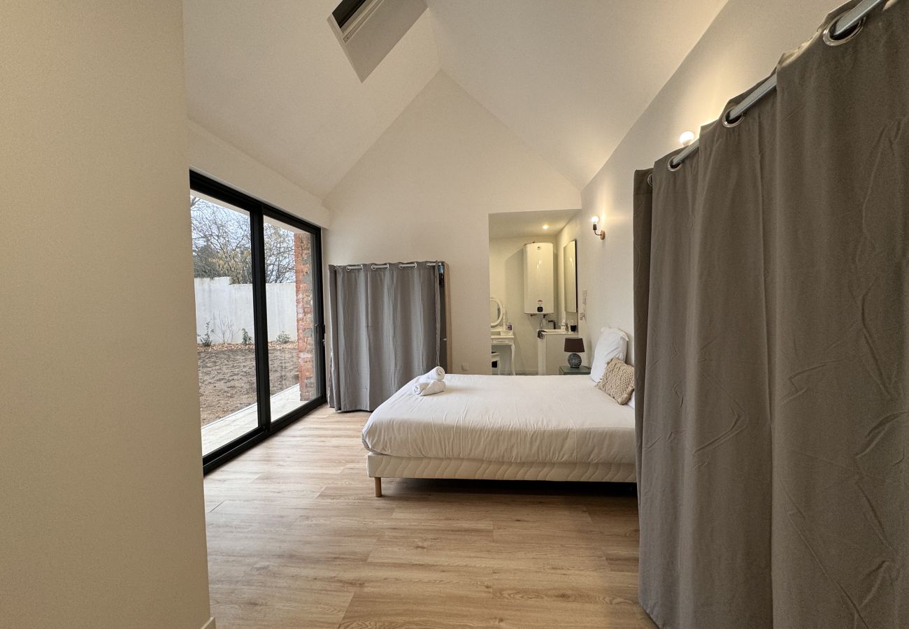 Appartement à Ecommoy - L' Accueil des Pilotes - Gare - 13 p - Maison Rêve