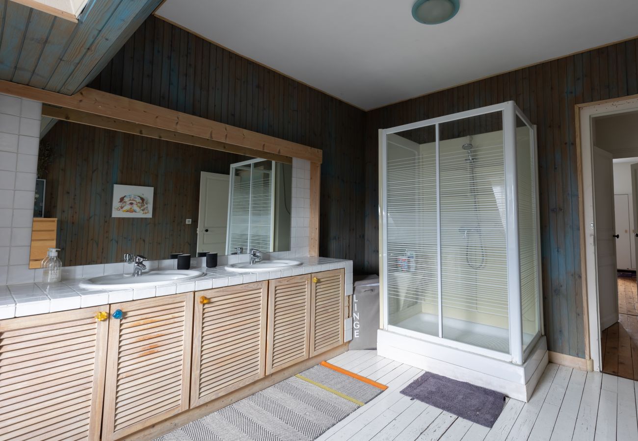 Villa in Le Mans - Les Bahamas - Piscine - 15p - Maison Rêve Excellen