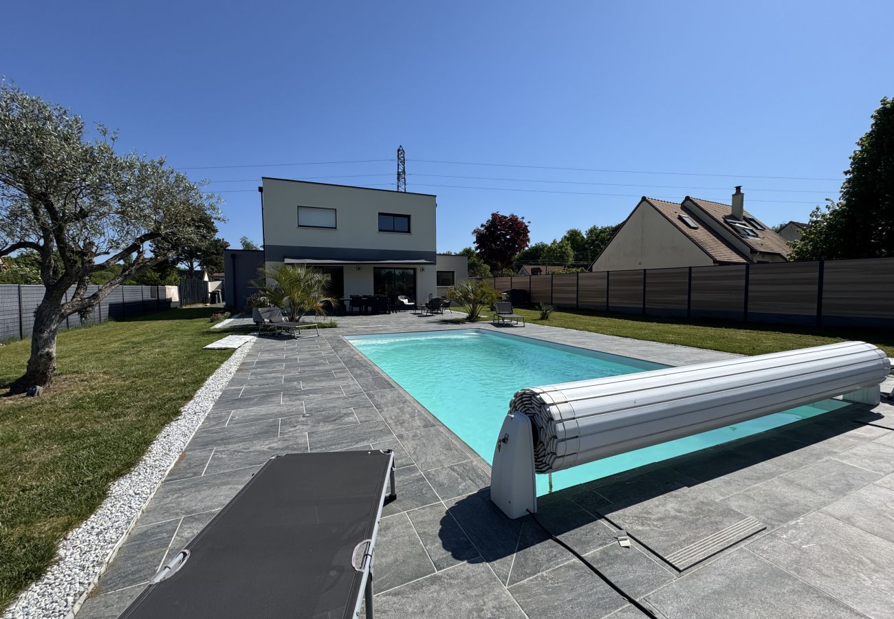 House in Changé - La Villa DS - 9pers - Piscine - Maison Rêve Excell